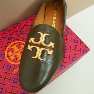 Tory Burch Eleanor Loafer Olive Size  9